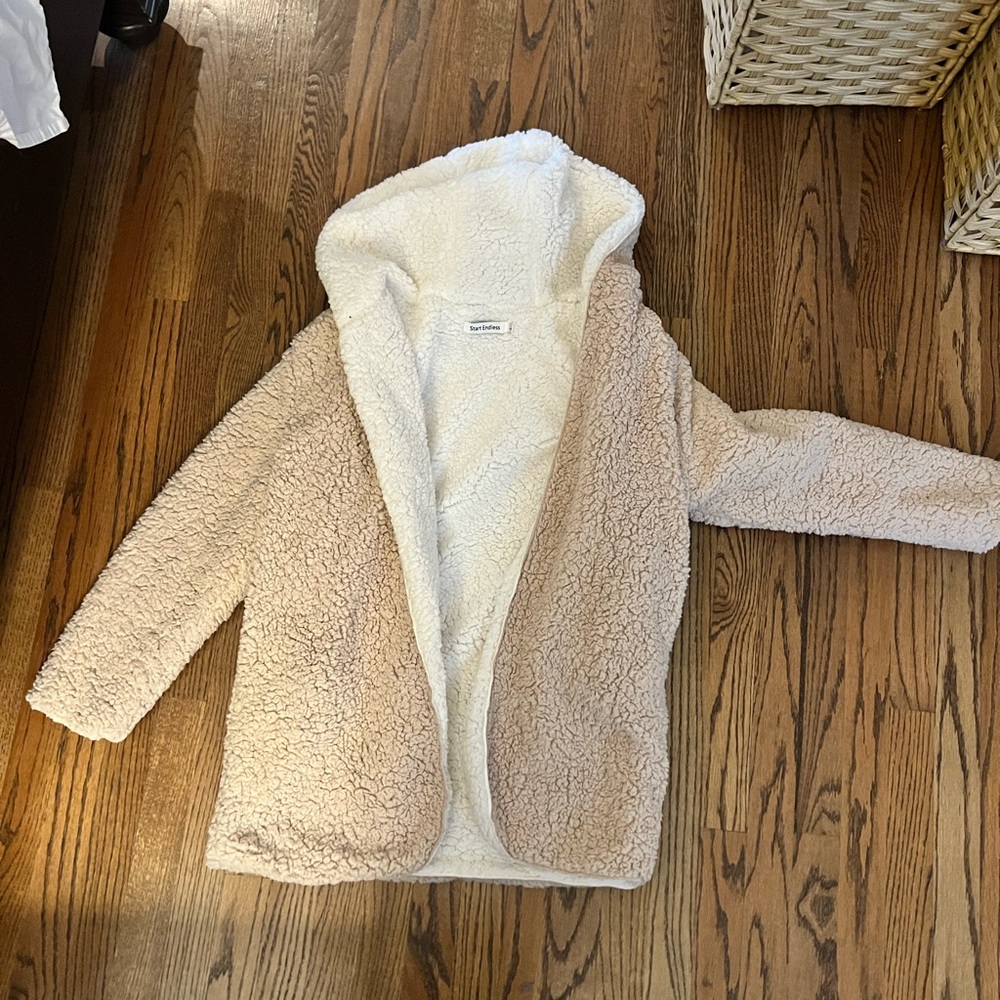 Fuzzy Jacket Reversible Size Large - image 1